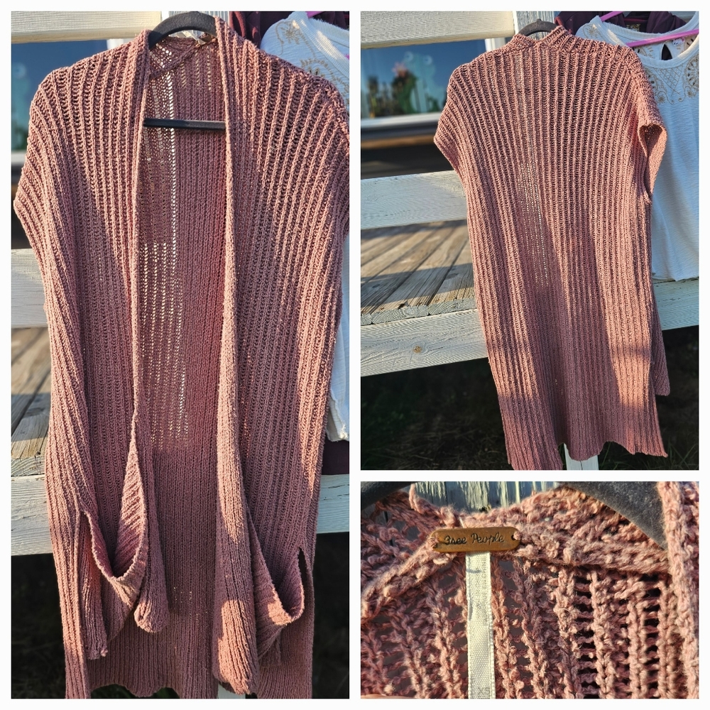 **SOLD** Freepeople. Short sleeve sweater kimono